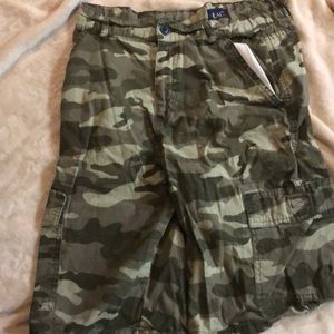 •Place• Camo cargo shorts